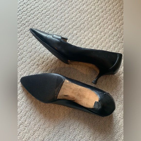 Manolo Blahnik black leather pointed kitten heels- size 39 - Picture 3 of 3